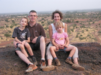 05 La Famille Au Sommet De La Colline